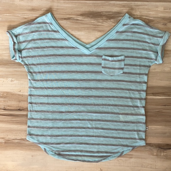 ❤️ Gilly Hicks Striped V-neck Tee - Picture 1 of 9